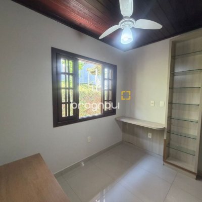 Casa com 240m², 5 quartos (sendo 1 suíte), 3 garagens, no bairro Itaguaçu em Florianópolis