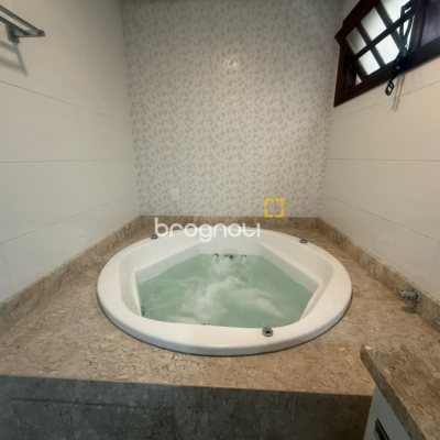 Casa com 240m², 5 quartos (sendo 1 suíte), 3 garagens, no bairro Itaguaçu em Florianópolis