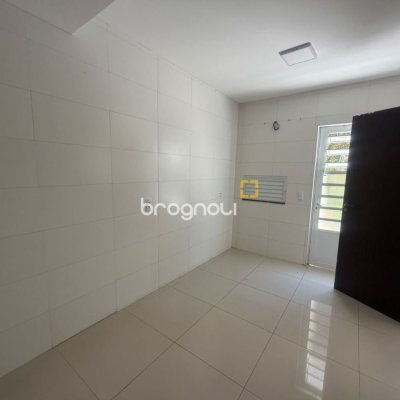 Casa com 240m², 5 quartos (sendo 1 suíte), 3 garagens, no bairro Itaguaçu em Florianópolis