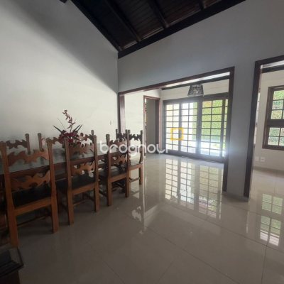 Casa com 240m², 5 quartos (sendo 1 suíte), 3 garagens, no bairro Itaguaçu em Florianópolis