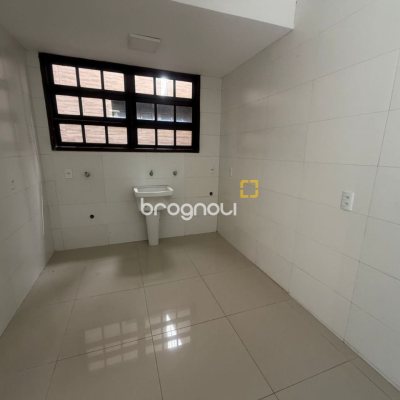 Casa com 240m², 5 quartos (sendo 1 suíte), 3 garagens, no bairro Itaguaçu em Florianópolis
