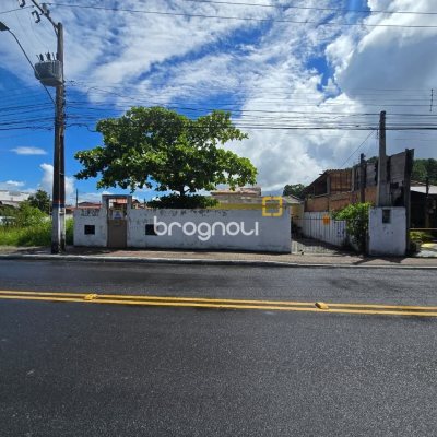 Casa com 200m², 4 quartos, 3 garagens, no bairro Tapera da Base em Florianópolis