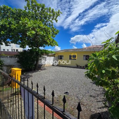 Casa com 200m², 4 quartos, 3 garagens, no bairro Tapera da Base em Florianópolis