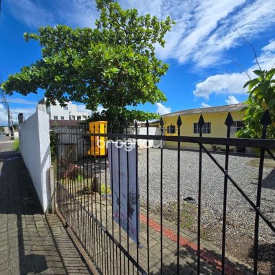 Casa com 200m², 4 quartos, 3 garagens, no bairro Tapera da Base em Florianópolis