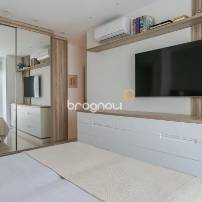 Cobertura com 166m², 2 quartos (sendo 2 suítes), 3 garagens, no bairro Campeche em Florianópolis