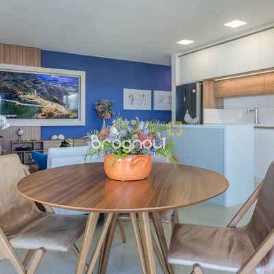 Cobertura com 166m², 2 quartos (sendo 2 suítes), 3 garagens, no bairro Campeche em Florianópolis