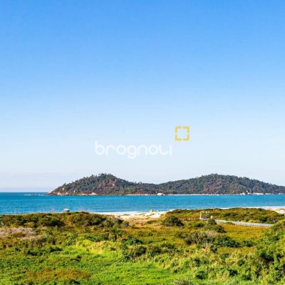 Cobertura com 166m², 2 quartos (sendo 2 suítes), 3 garagens, no bairro Campeche em Florianópolis