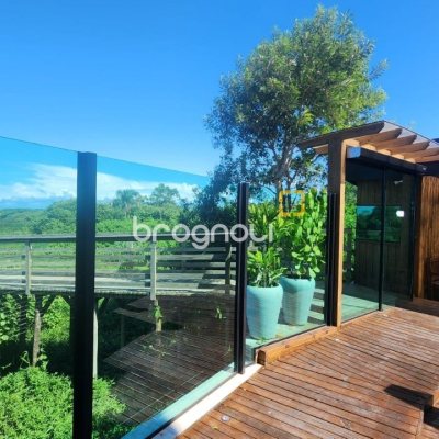 Cobertura com 166m², 2 quartos (sendo 2 suítes), 3 garagens, no bairro Campeche em Florianópolis