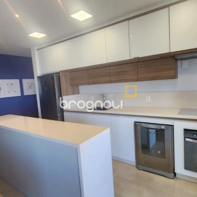 Cobertura com 166m², 2 quartos (sendo 2 suítes), 3 garagens, no bairro Campeche em Florianópolis