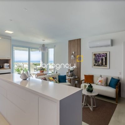 Cobertura com 166m², 2 quartos (sendo 2 suítes), 3 garagens, no bairro Campeche em Florianópolis