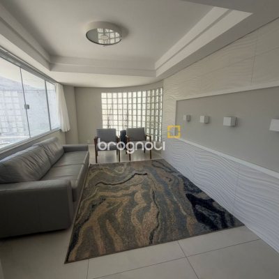 Apartamento com 123m², 2 quartos (sendo 1 suíte), 1 garagem, no bairro Estreito em Florianópolis