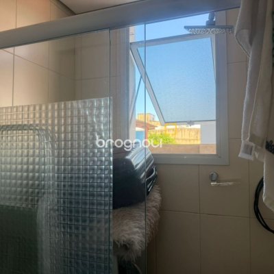 Apartamento com 123m², 2 quartos (sendo 1 suíte), 1 garagem, no bairro Estreito em Florianópolis