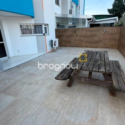 Apartamento com 123m², 2 quartos (sendo 1 suíte), 1 garagem, no bairro Estreito em Florianópolis