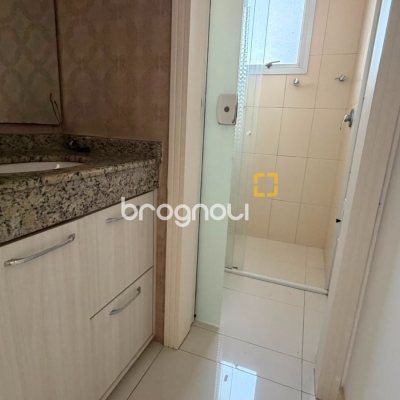 Apartamento com 123m², 2 quartos (sendo 1 suíte), 1 garagem, no bairro Estreito em Florianópolis