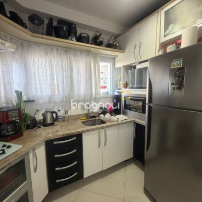 Apartamento com 123m², 2 quartos (sendo 1 suíte), 1 garagem, no bairro Estreito em Florianópolis