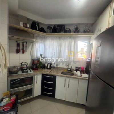 Apartamento com 123m², 2 quartos (sendo 1 suíte), 1 garagem, no bairro Estreito em Florianópolis