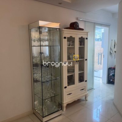 Apartamento com 123m², 2 quartos (sendo 1 suíte), 1 garagem, no bairro Estreito em Florianópolis
