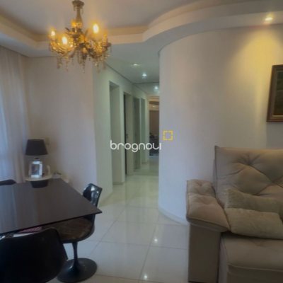 Apartamento com 123m², 2 quartos (sendo 1 suíte), 1 garagem, no bairro Estreito em Florianópolis