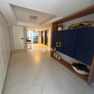 Apartamento com 123m², 2 quartos (sendo 1 suíte), 1 garagem, no bairro Estreito em Florianópolis