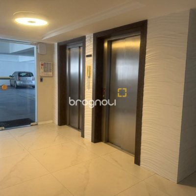 Apartamento com 123m², 2 quartos (sendo 1 suíte), 1 garagem, no bairro Estreito em Florianópolis