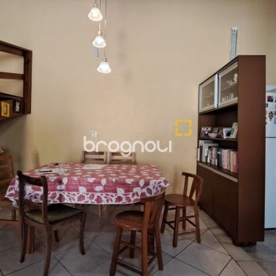 Casa com 450m², 8 quartos (sendo 3 suítes), 10 garagens, no bairro Ingleses em Florianópolis