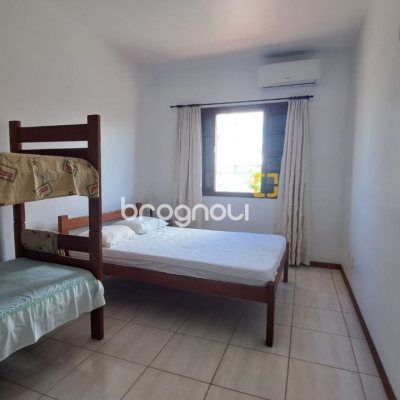 Casa com 450m², 8 quartos (sendo 3 suítes), 10 garagens, no bairro Ingleses em Florianópolis