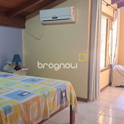 Casa com 450m², 8 quartos (sendo 3 suítes), 10 garagens, no bairro Ingleses em Florianópolis