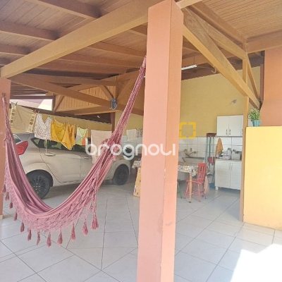 Casa com 450m², 8 quartos (sendo 3 suítes), 10 garagens, no bairro Ingleses em Florianópolis