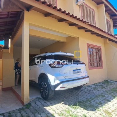 Casa com 450m², 8 quartos (sendo 3 suítes), 10 garagens, no bairro Ingleses em Florianópolis