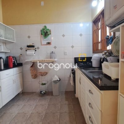 Casa com 450m², 8 quartos (sendo 3 suítes), 10 garagens, no bairro Ingleses em Florianópolis