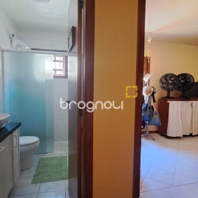 Casa com 450m², 8 quartos (sendo 3 suítes), 10 garagens, no bairro Ingleses em Florianópolis