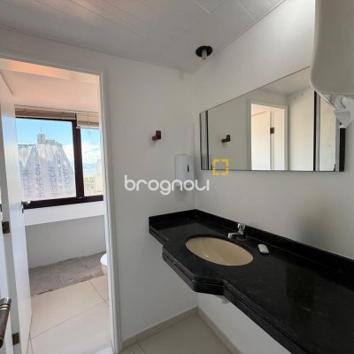 Sala com 191m², 5 garagens, no bairro Centro em Florianópolis
