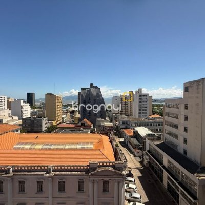 Sala com 191m², 5 garagens, no bairro Centro em Florianópolis