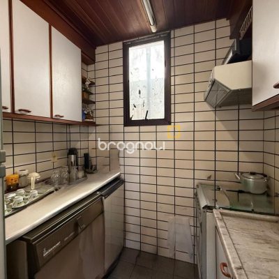 Sala com 191m², 5 garagens, no bairro Centro em Florianópolis