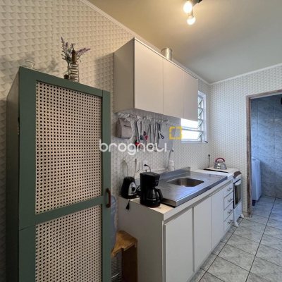 Apartamento com 57m², 2 quartos, 1 garagem, no bairro Coqueiros em Florianópolis