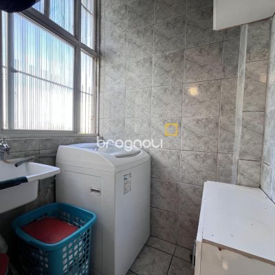 Apartamento com 57m², 2 quartos, 1 garagem, no bairro Coqueiros em Florianópolis