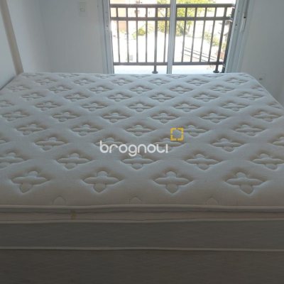 Apartamento com 76m², 2 quartos (sendo 1 suíte), 2 garagens, no bairro Carvoeira em Florianópolis