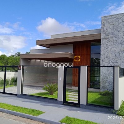 Casa com 130m², 3 quartos (sendo 1 suíte), 2 garagens, no bairro Sertão do Maruim em São José