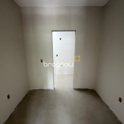 Casa com 130m², 3 quartos (sendo 1 suíte), 2 garagens, no bairro Sertão do Maruim em São José