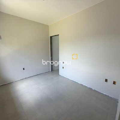 Casa com 130m², 3 quartos (sendo 1 suíte), 2 garagens, no bairro Sertão do Maruim em São José