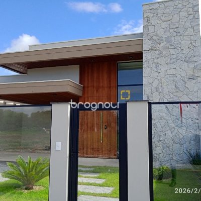 Casa com 130m², 3 quartos (sendo 1 suíte), 2 garagens, no bairro Sertão do Maruim em São José