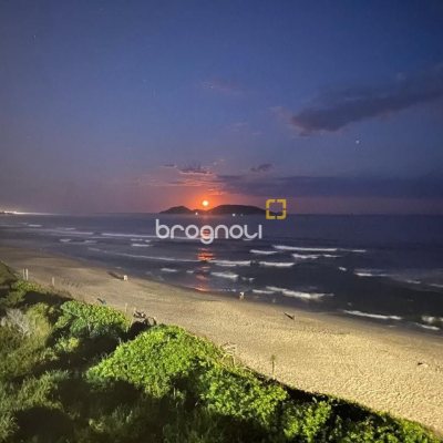 Cobertura com 69m², 2 quartos (sendo 1 suíte), 1 garagem, no bairro Morro das Pedras em Florianópolis