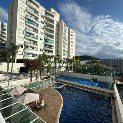 Apartamento com 94m², 3 quartos (sendo 1 suíte), 2 garagens, no bairro Itacorubi em Florianópolis