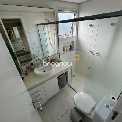 Apartamento com 94m², 3 quartos (sendo 1 suíte), 2 garagens, no bairro Itacorubi em Florianópolis
