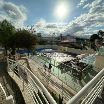 Apartamento com 94m², 3 quartos (sendo 1 suíte), 2 garagens, no bairro Itacorubi em Florianópolis