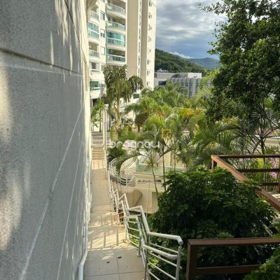 Apartamento com 94m², 3 quartos (sendo 1 suíte), 2 garagens, no bairro Itacorubi em Florianópolis