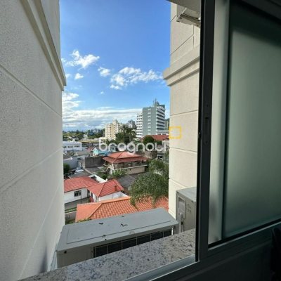 Apartamento com 94m², 3 quartos (sendo 1 suíte), 2 garagens, no bairro Itacorubi em Florianópolis