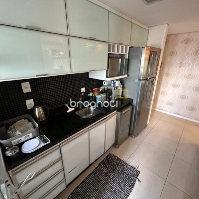 Apartamento com 94m², 3 quartos (sendo 1 suíte), 2 garagens, no bairro Itacorubi em Florianópolis