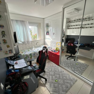Apartamento com 94m², 3 quartos (sendo 1 suíte), 2 garagens, no bairro Itacorubi em Florianópolis