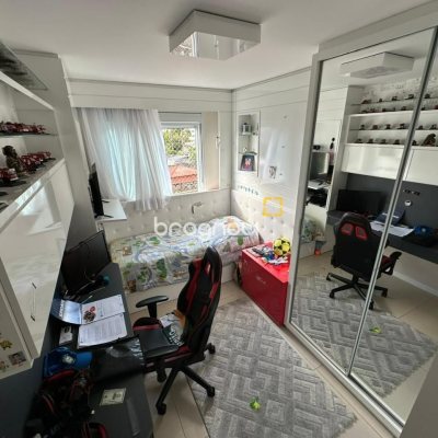 Apartamento com 94m², 3 quartos (sendo 1 suíte), 2 garagens, no bairro Itacorubi em Florianópolis